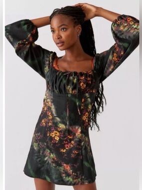 Urban Outfitters Vivienne Print Boho Floral Dress Size Small